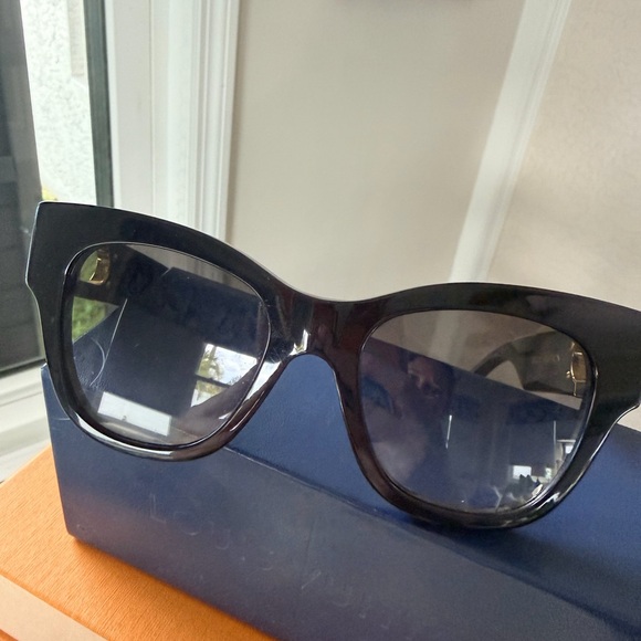 Louis Vuitton Black Gold PM Link Sunglasses - Picture 8 of 9